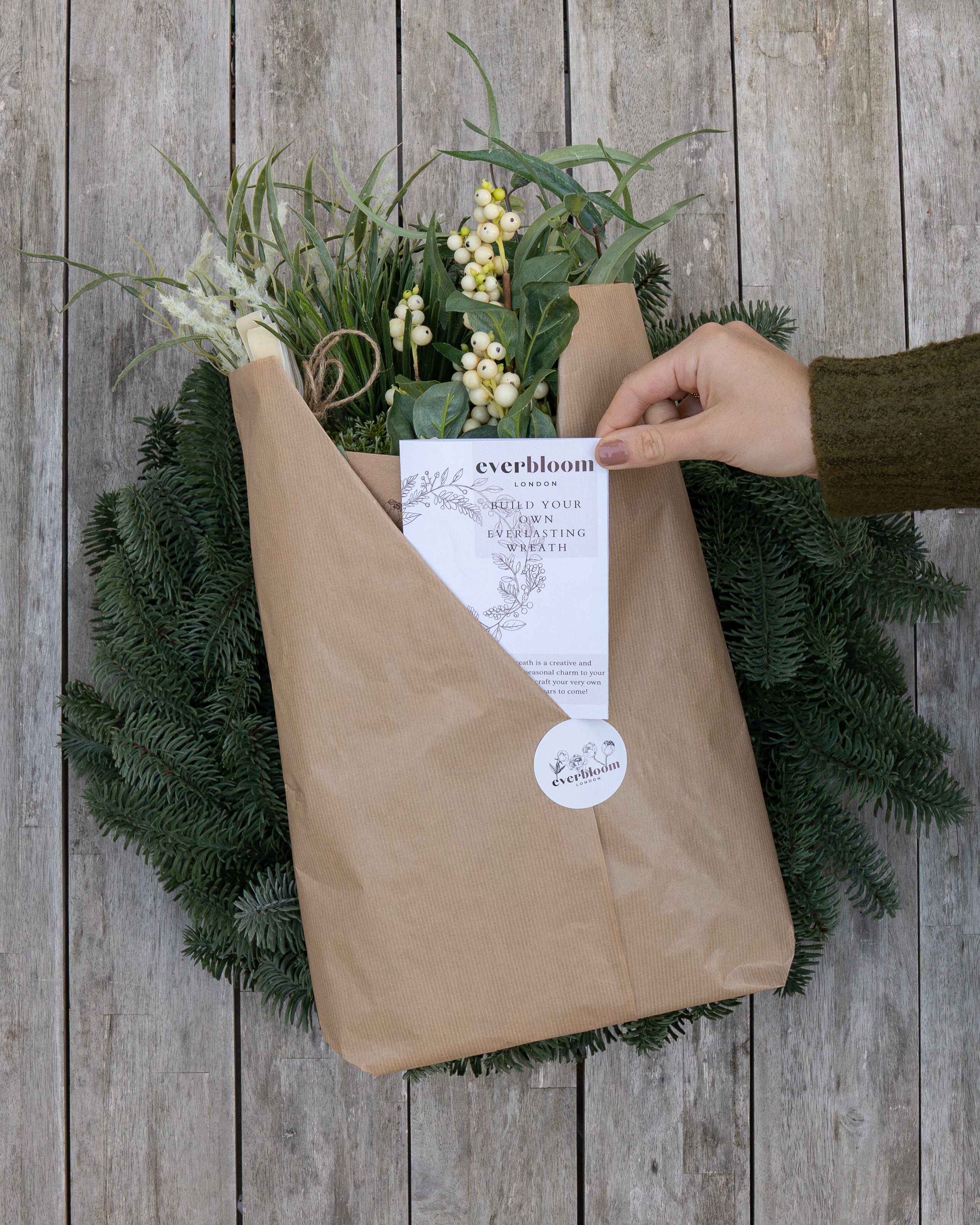 Snowberry Eucalyptus Everlasting Wreath
