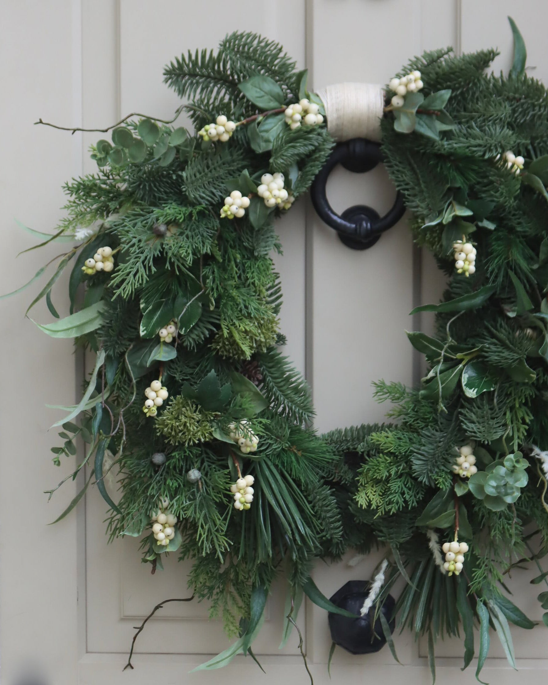 Snowberry Eucalyptus Everlasting Wreath