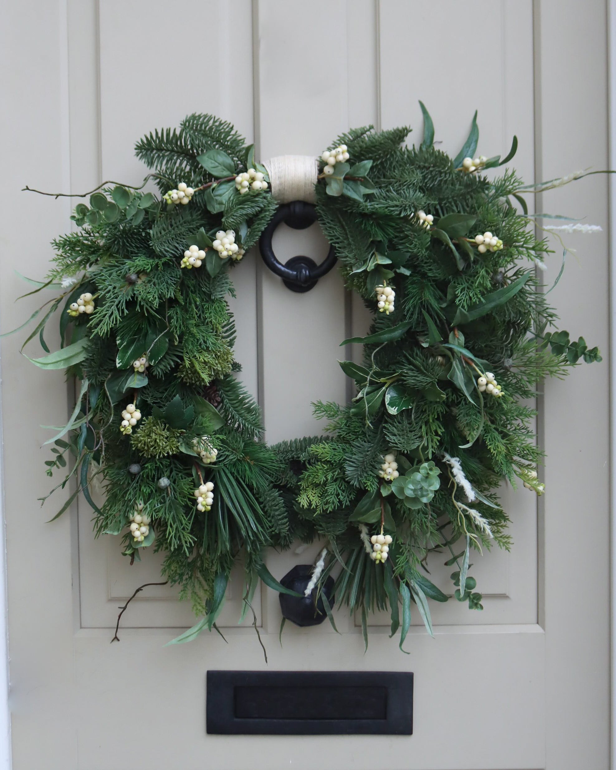 Snowberry Eucalyptus Everlasting Wreath