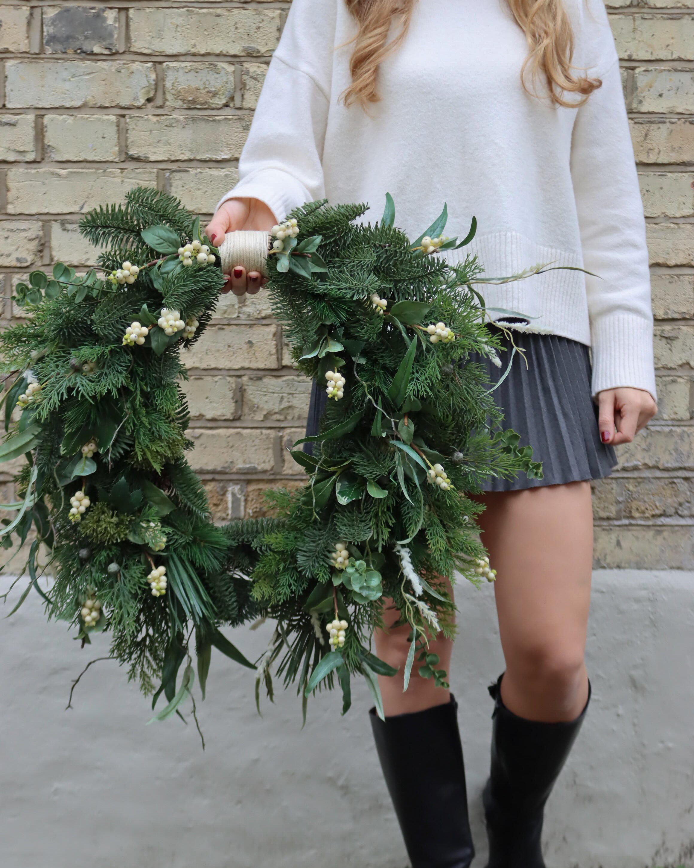 Snowberry Eucalyptus Everlasting Wreath